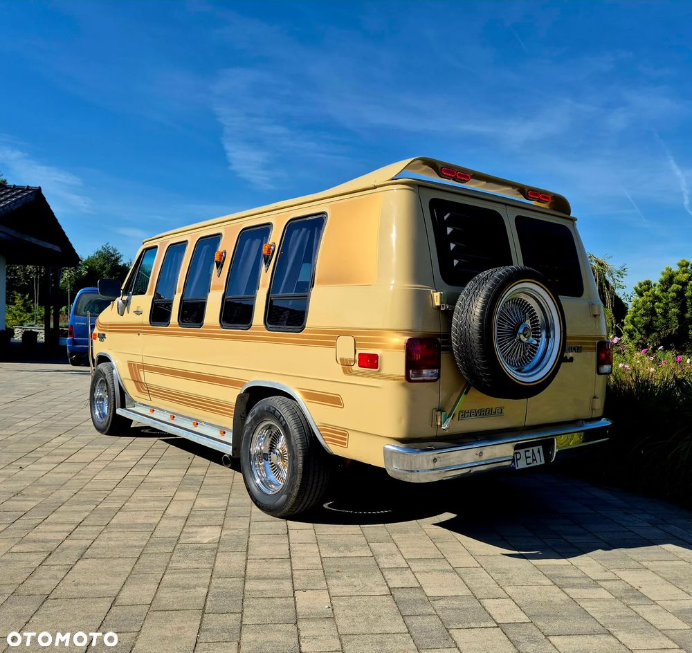 Chevrolet Chevy Van - 5