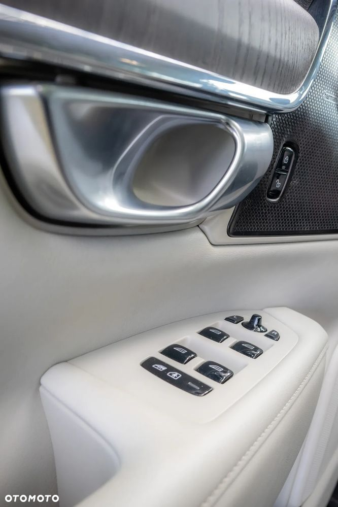 Volvo V90 Cross Country - 18