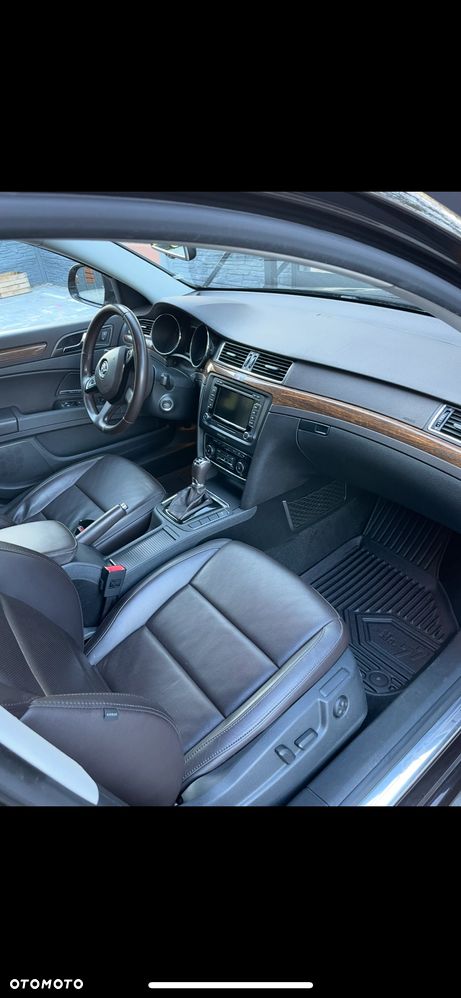 Skoda Superb 2.0 TDI 4x4 L&K DSG - 9