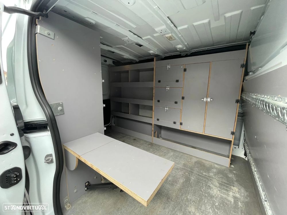 Renault Trafic 2.0 dCi IVA Dedutível - 29