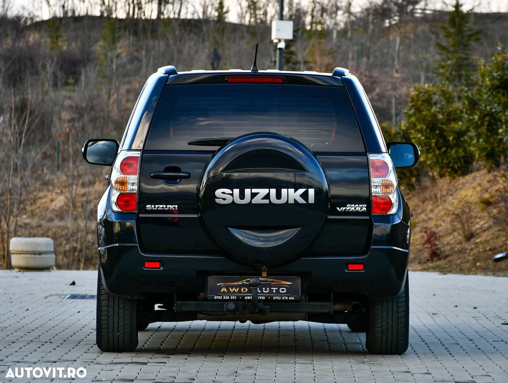 Suzuki Grand Vitara 2.4 Comfort - 16