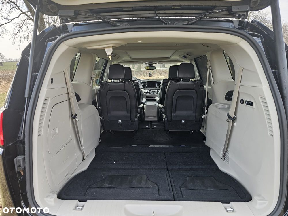 Chrysler Pacifica - 10