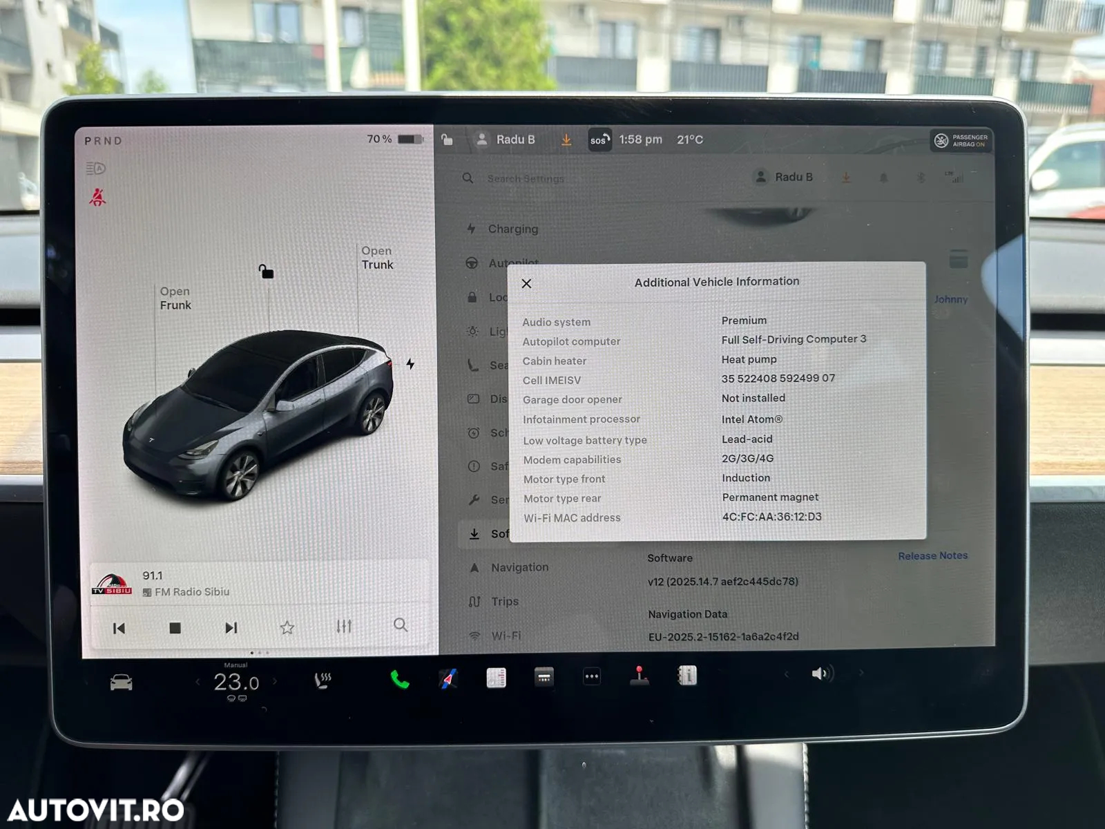 Tesla Model Y Long Range AWD - 24