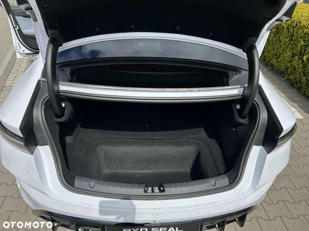 BYD Seal - 21