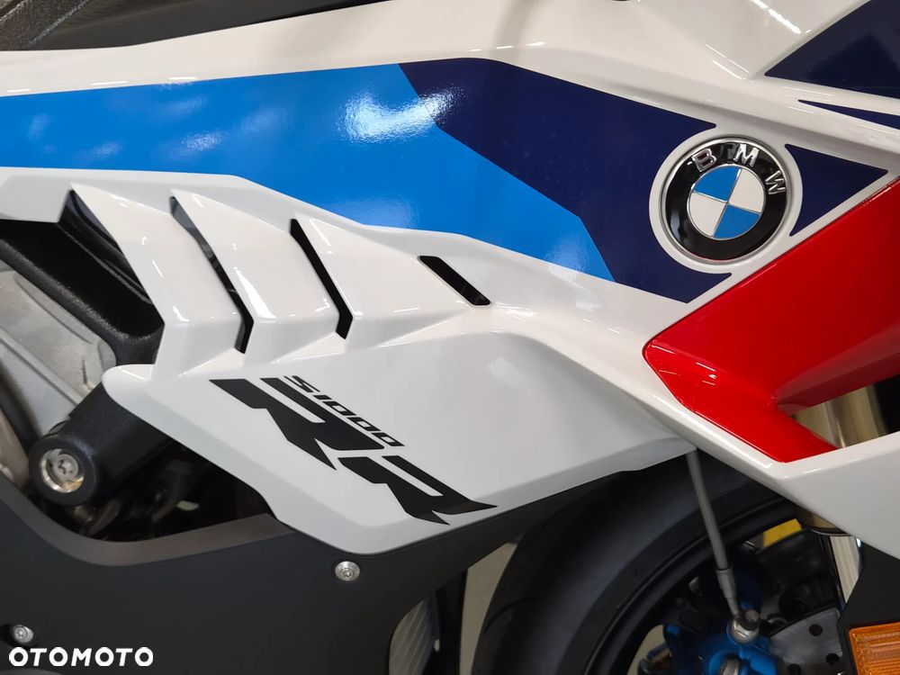 BMW S - 9
