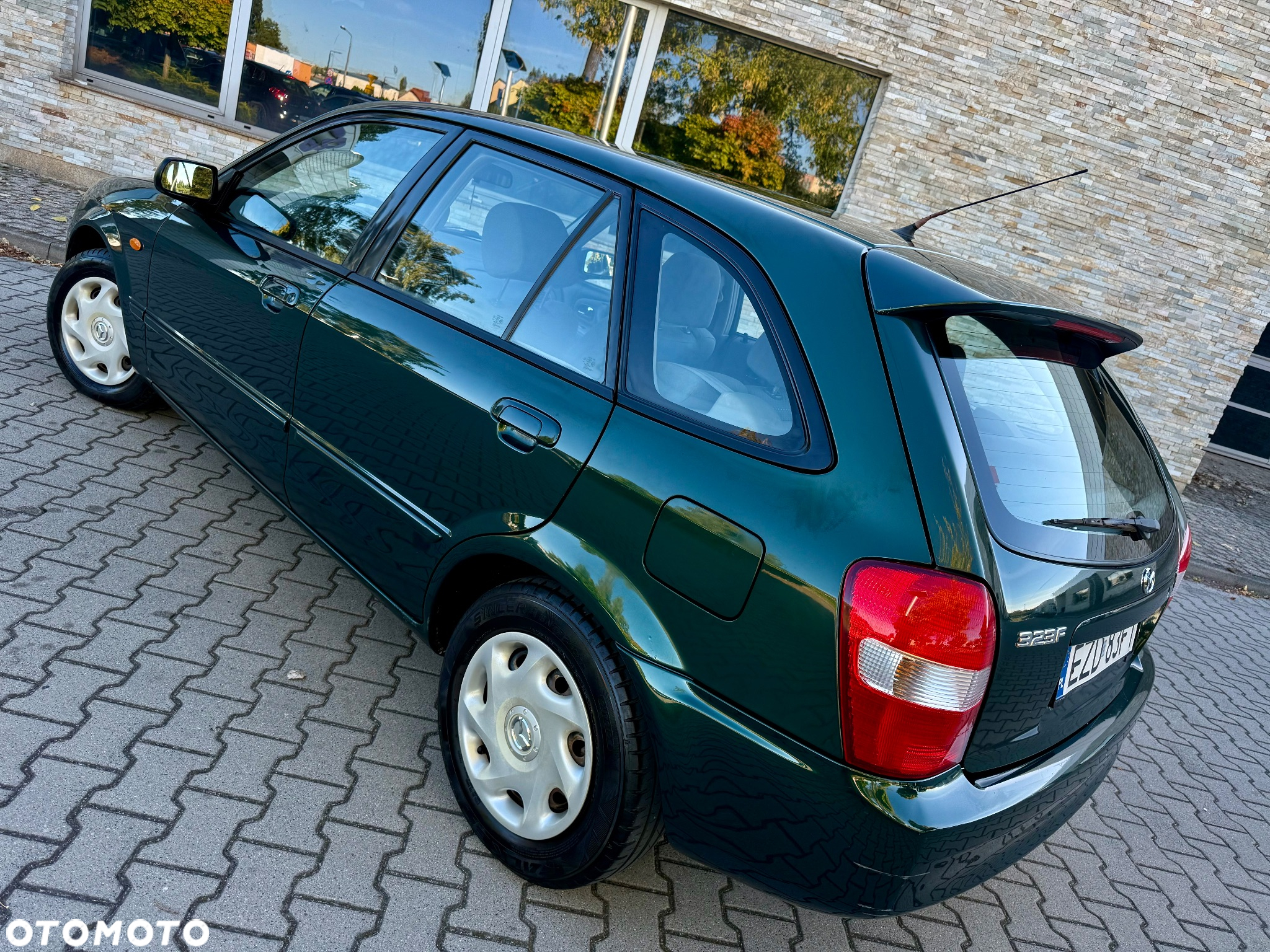 Mazda 323F 1.6 Exclusive - 3
