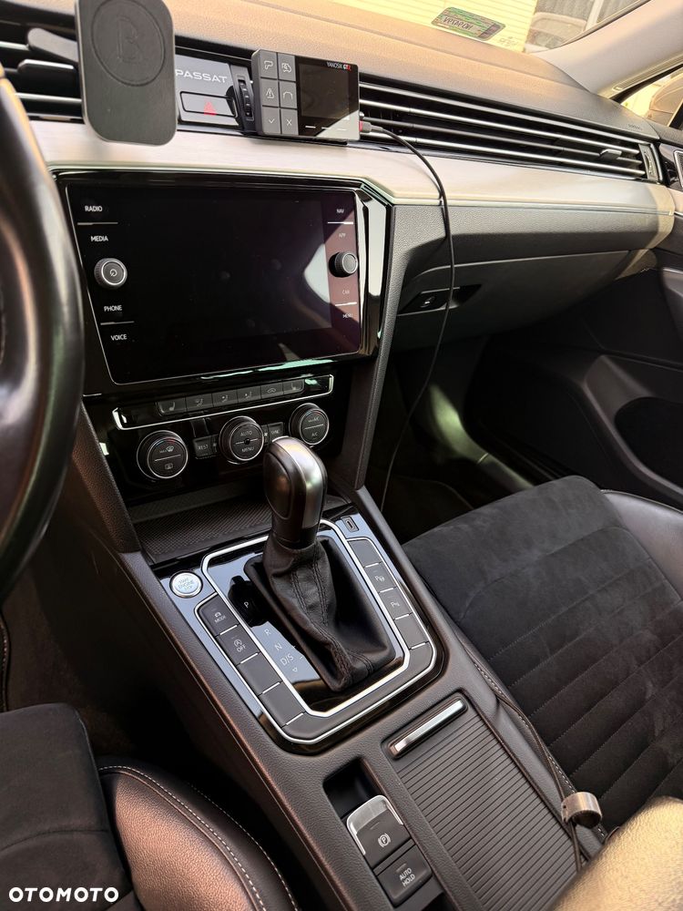 Volkswagen Passat 2.0 TDI Elegance DSG - 8