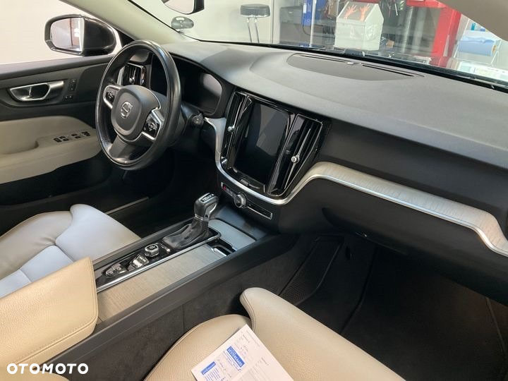 Volvo V60 D4 SCR AWD - 15