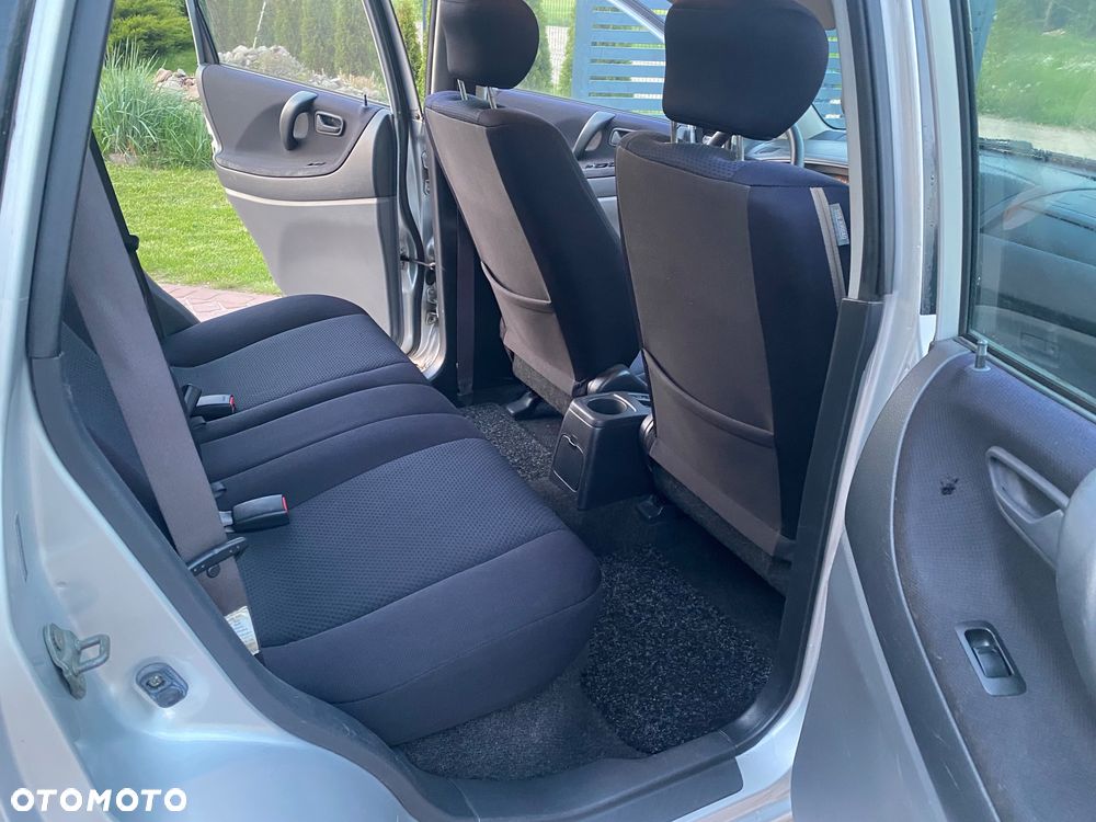Suzuki Liana Kombi 1.6 4WD Comfort - 24