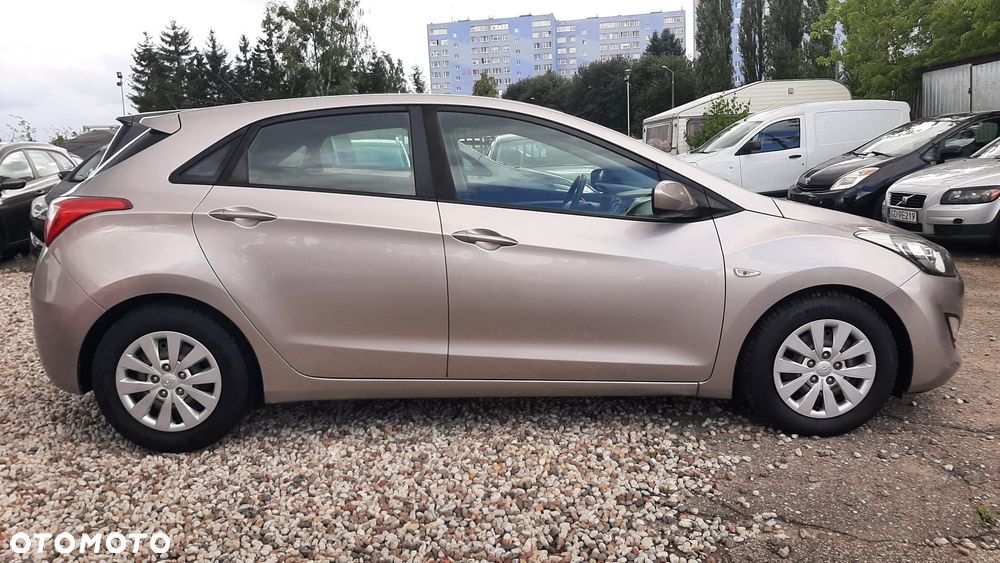 Hyundai i30 blue 1.6 CRDi Classic - 5