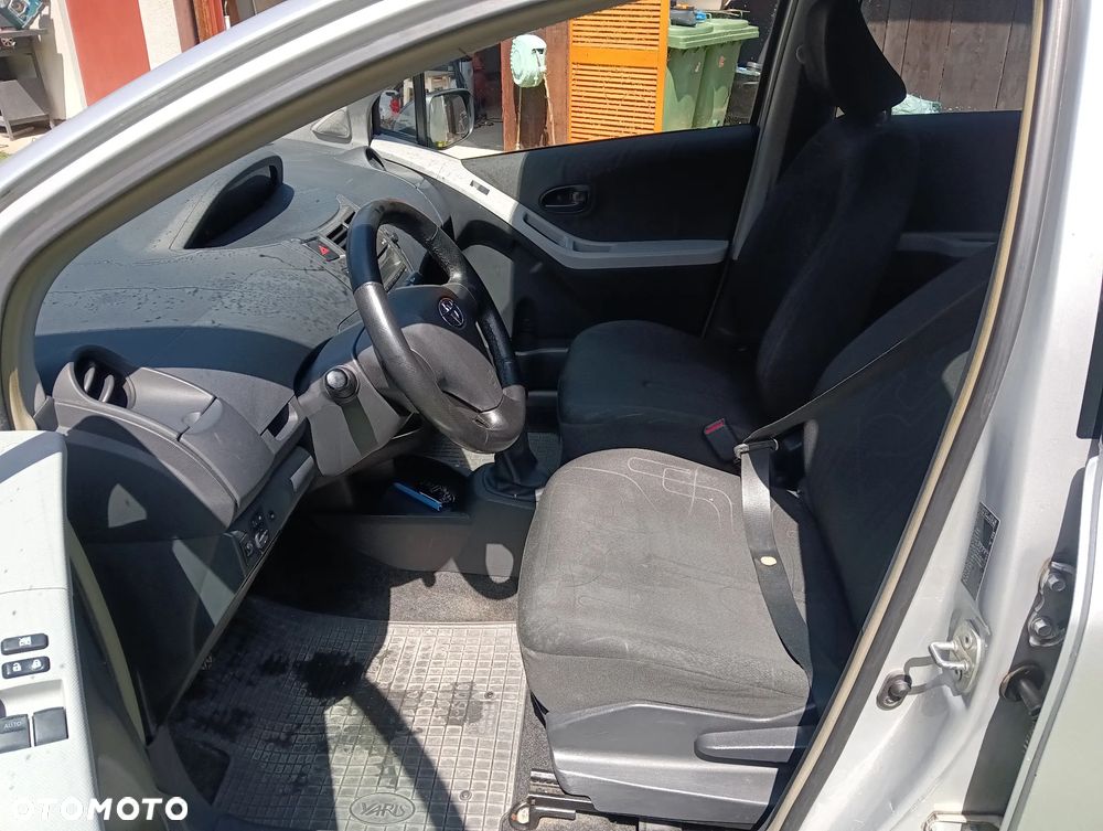 Toyota Yaris - 5