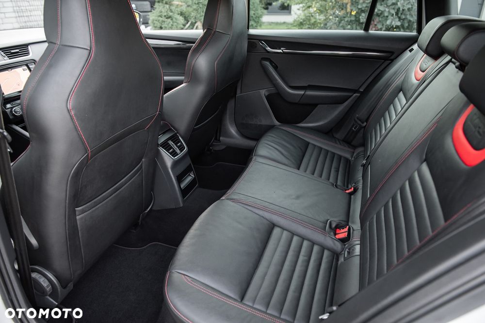 Skoda Octavia 2.0 TDI 4x4 DSG RS - 19