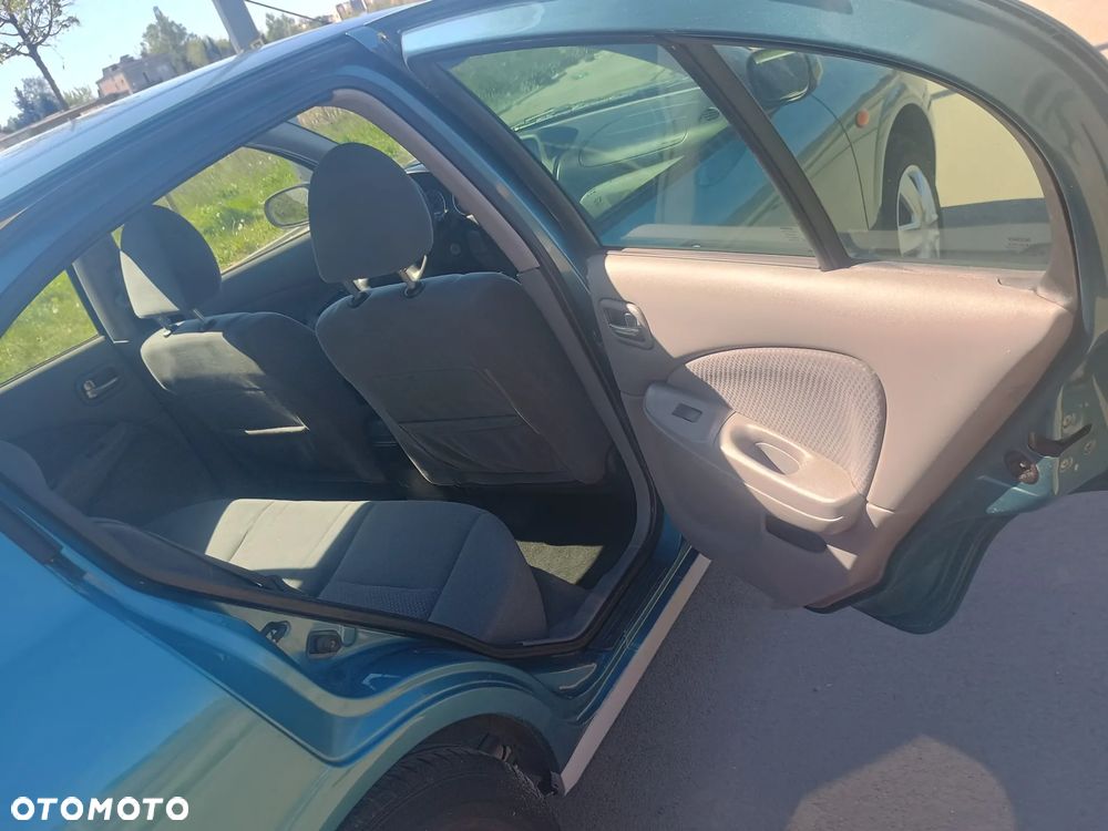 Nissan Almera 1.5 acenta PLUS - 8
