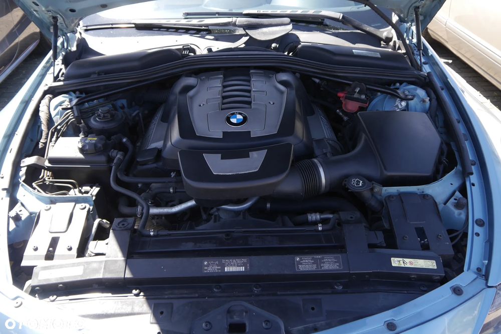 BMW Seria 6 650 i - 8