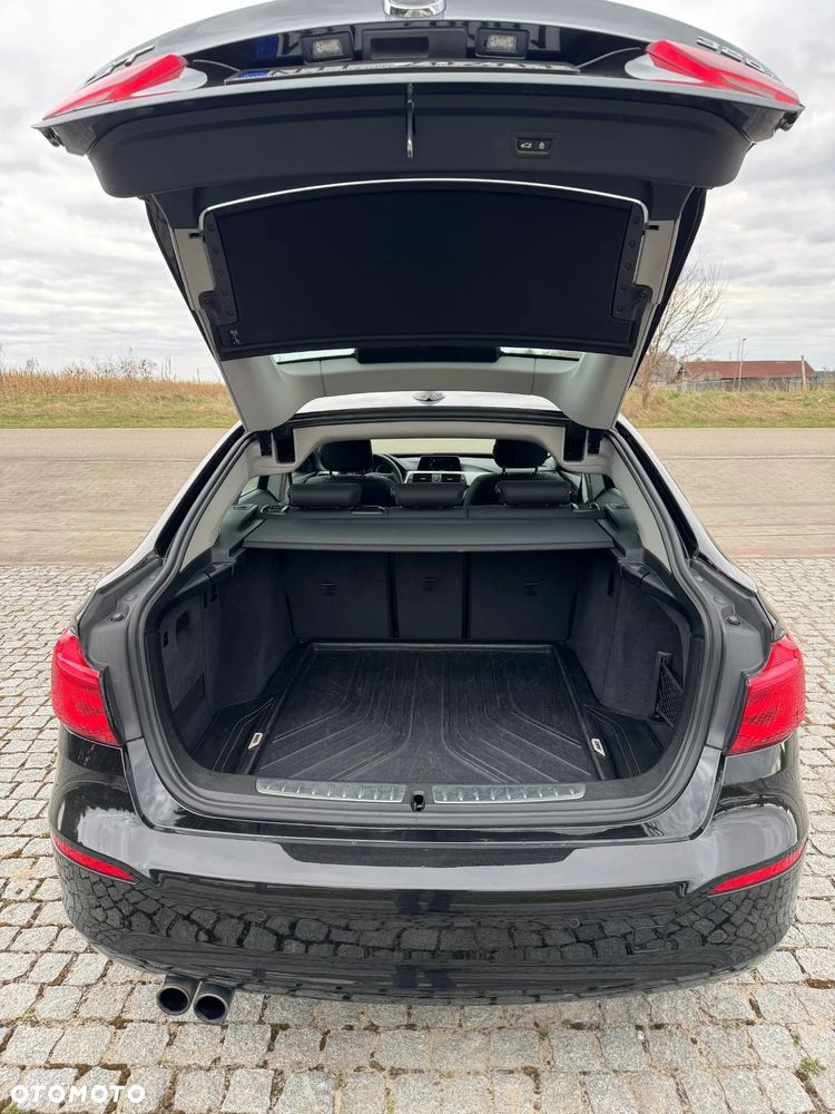 BMW 3GT 320i xDrive - 9