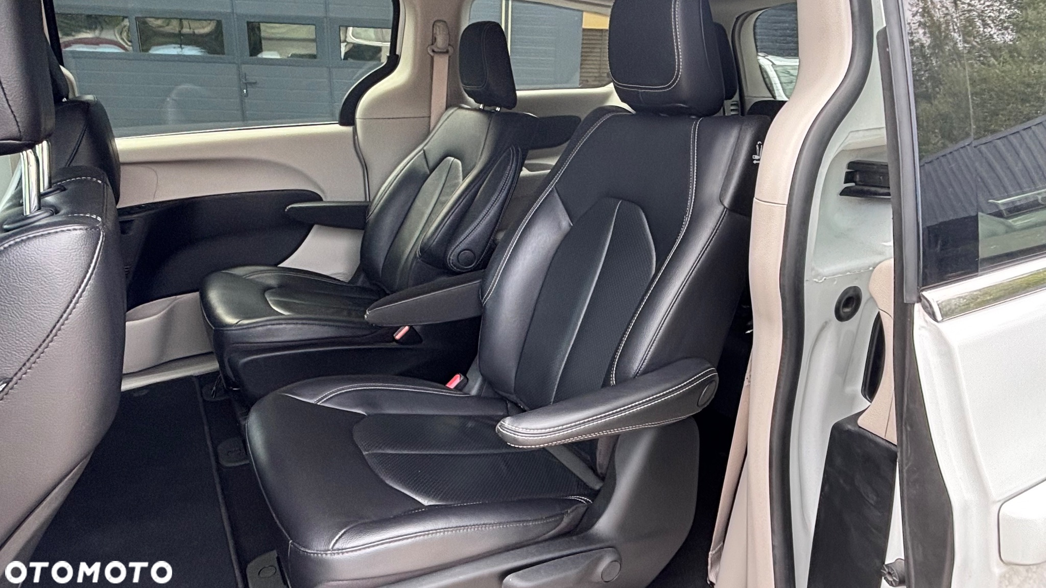Chrysler Pacifica - 19