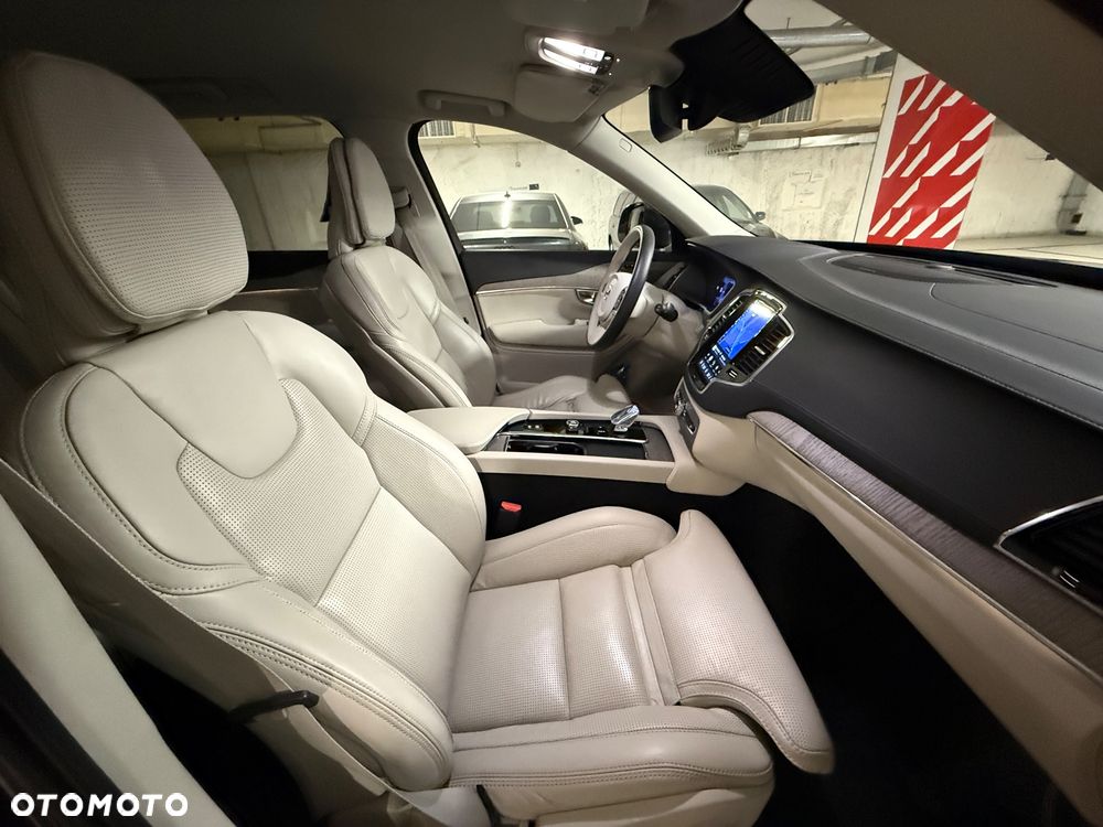 Volvo XC 90 T8 AWD Plug-In Hybrid Plus Bright 7os - 11