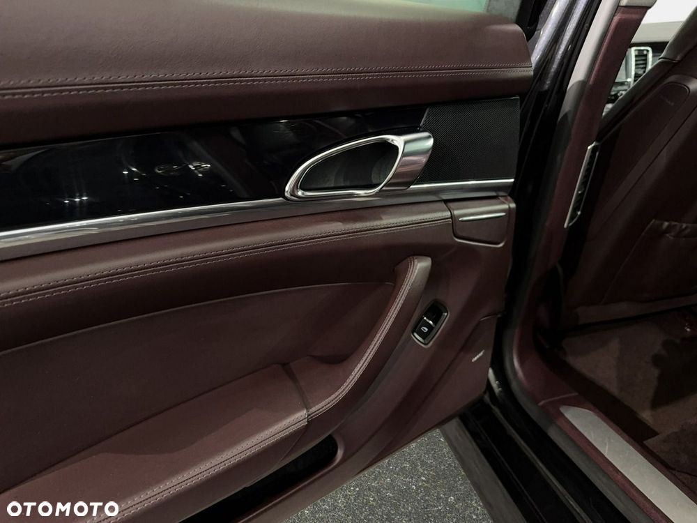 Porsche Panamera - 30