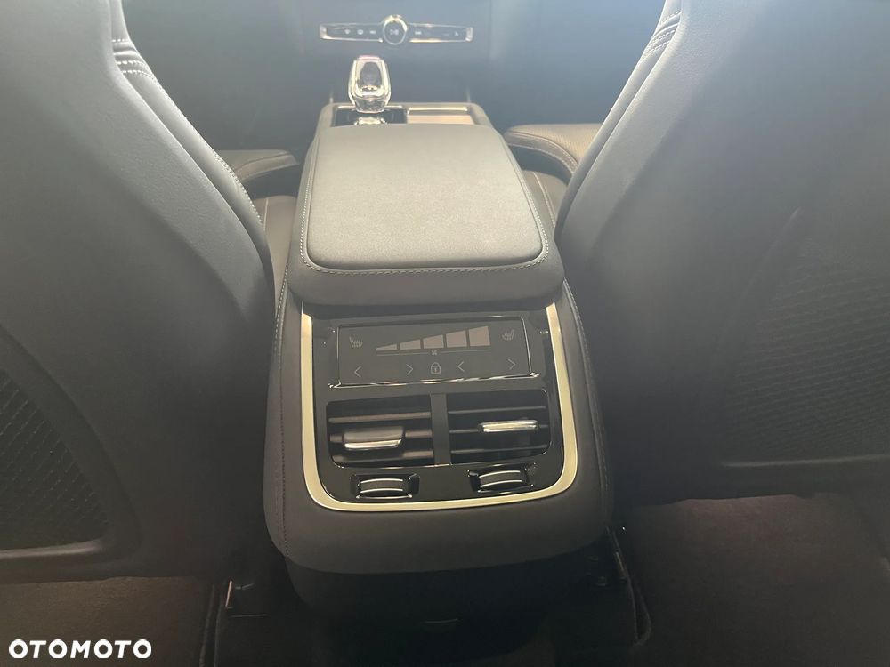 Volvo XC 90 B5 B AWD Ultra Dark 7os - 18