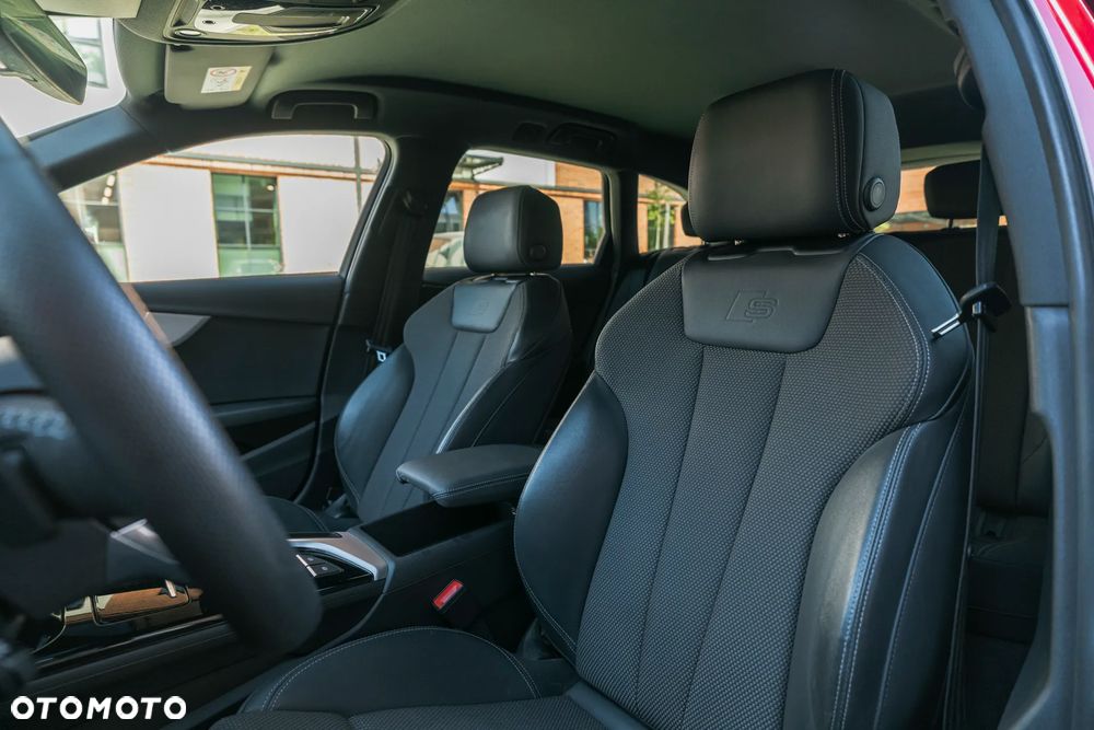 Audi A4 Avant 40 TFSI quattro S tronic S line - 11