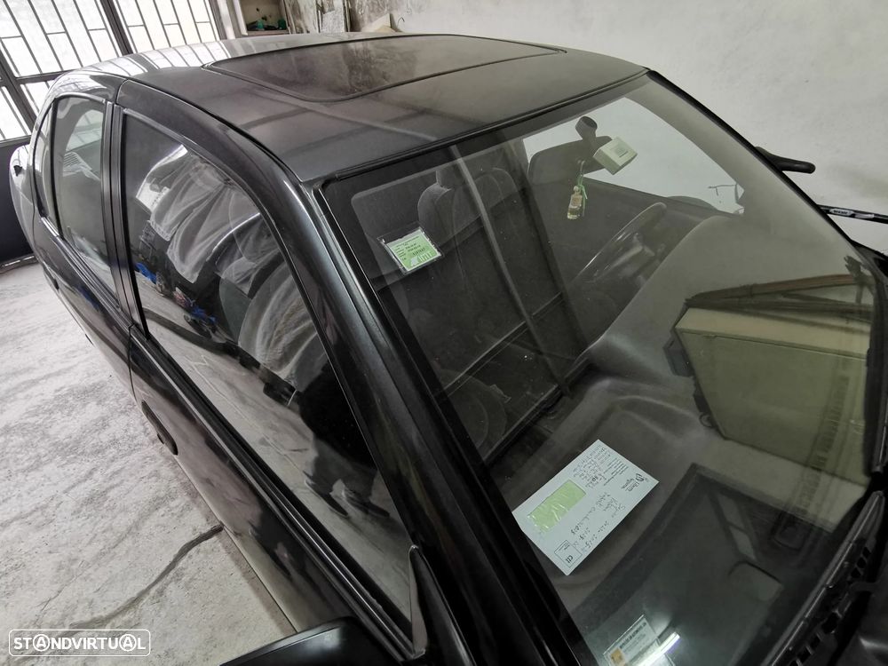 Nissan Primera Hatchback 1.6 LX + - 25