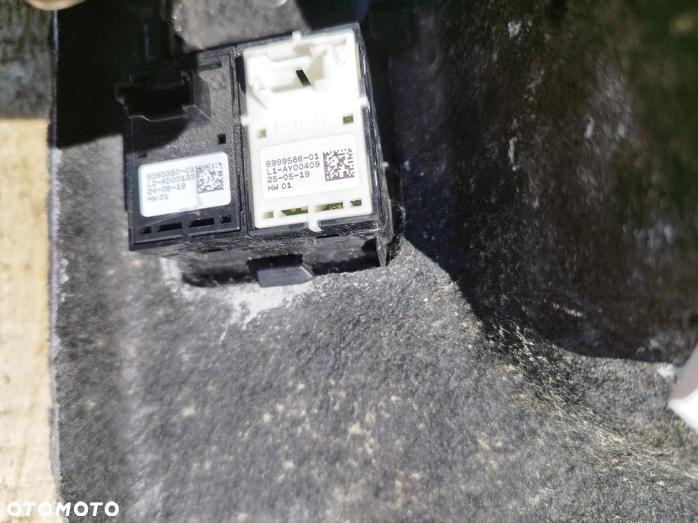 BOCZEK TAPICERKA BAGAŻNIKA PRAWA BMW 3 G21 7463470 - 7