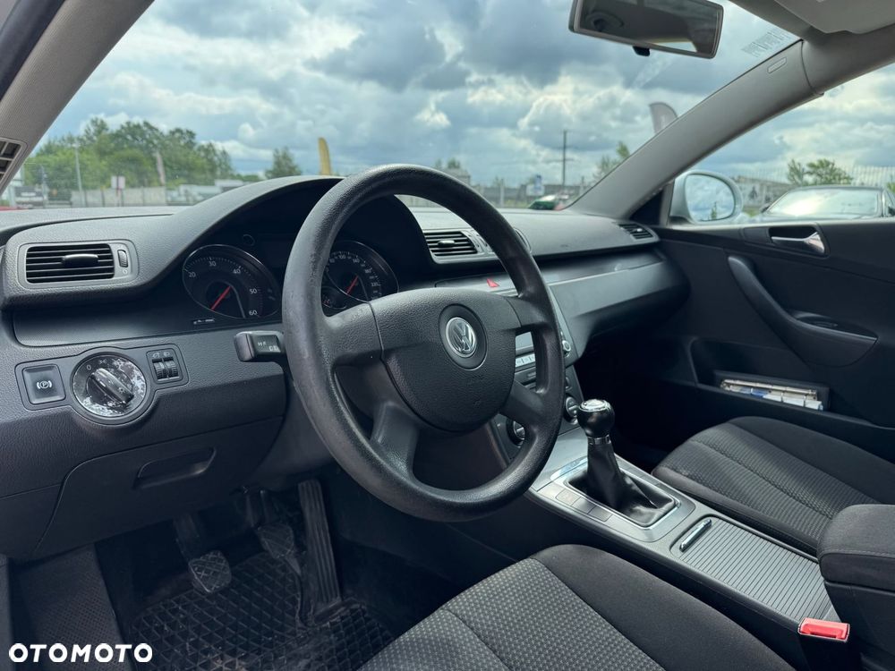 Volkswagen Passat - 11