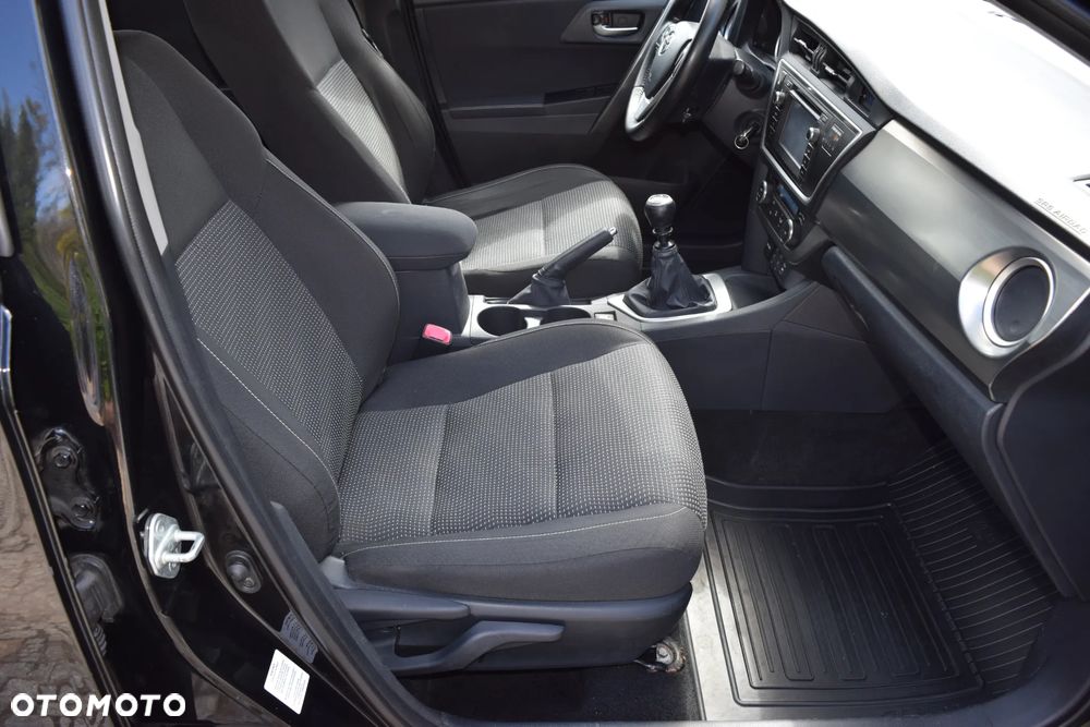 Toyota Auris 1.4 D-4D Design Edition - 12