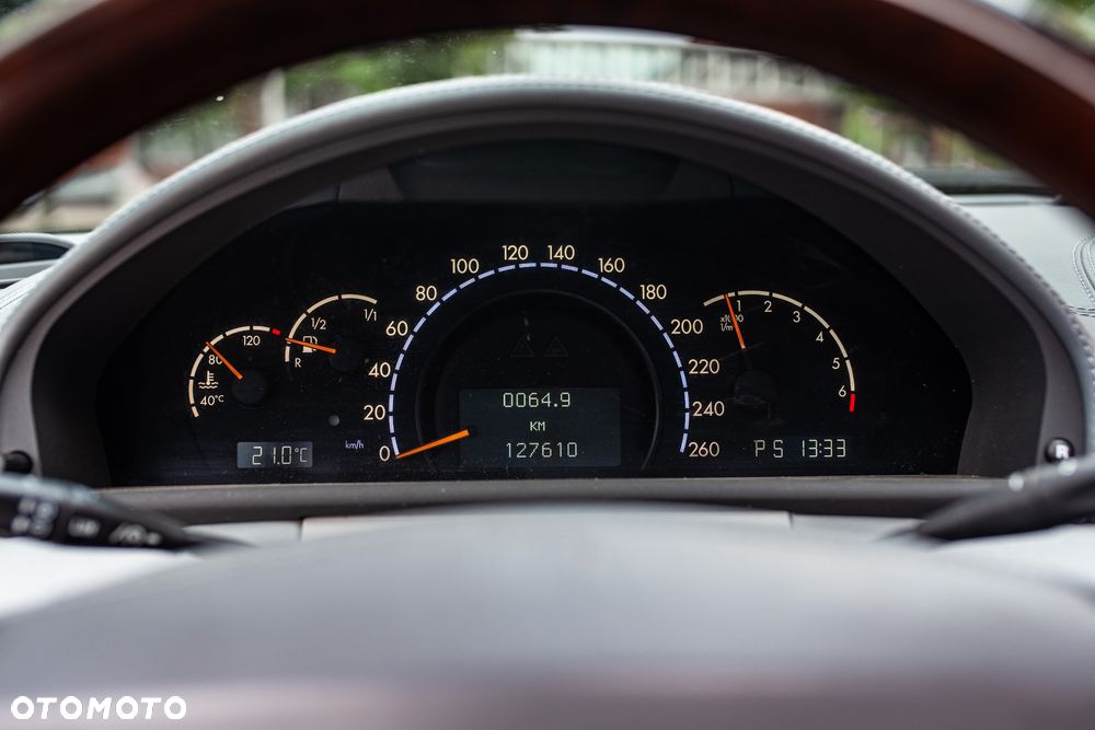 Mercedes-Benz CL - 33