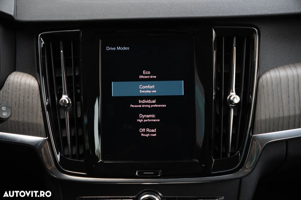 Volvo V90 V90CC B5 MHEV AT AWD Core - 23