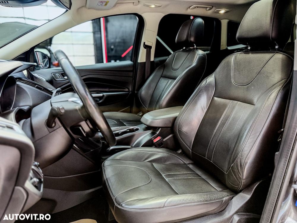 Ford Kuga 2.0 TDCi 4WD Powershift Titanium - 23