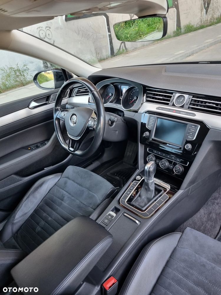 Volkswagen Passat - 12