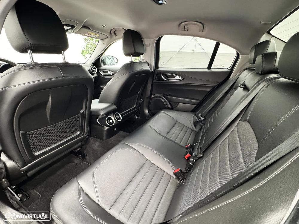 Alfa Romeo Giulia 2.2 D Super AT8 - 26