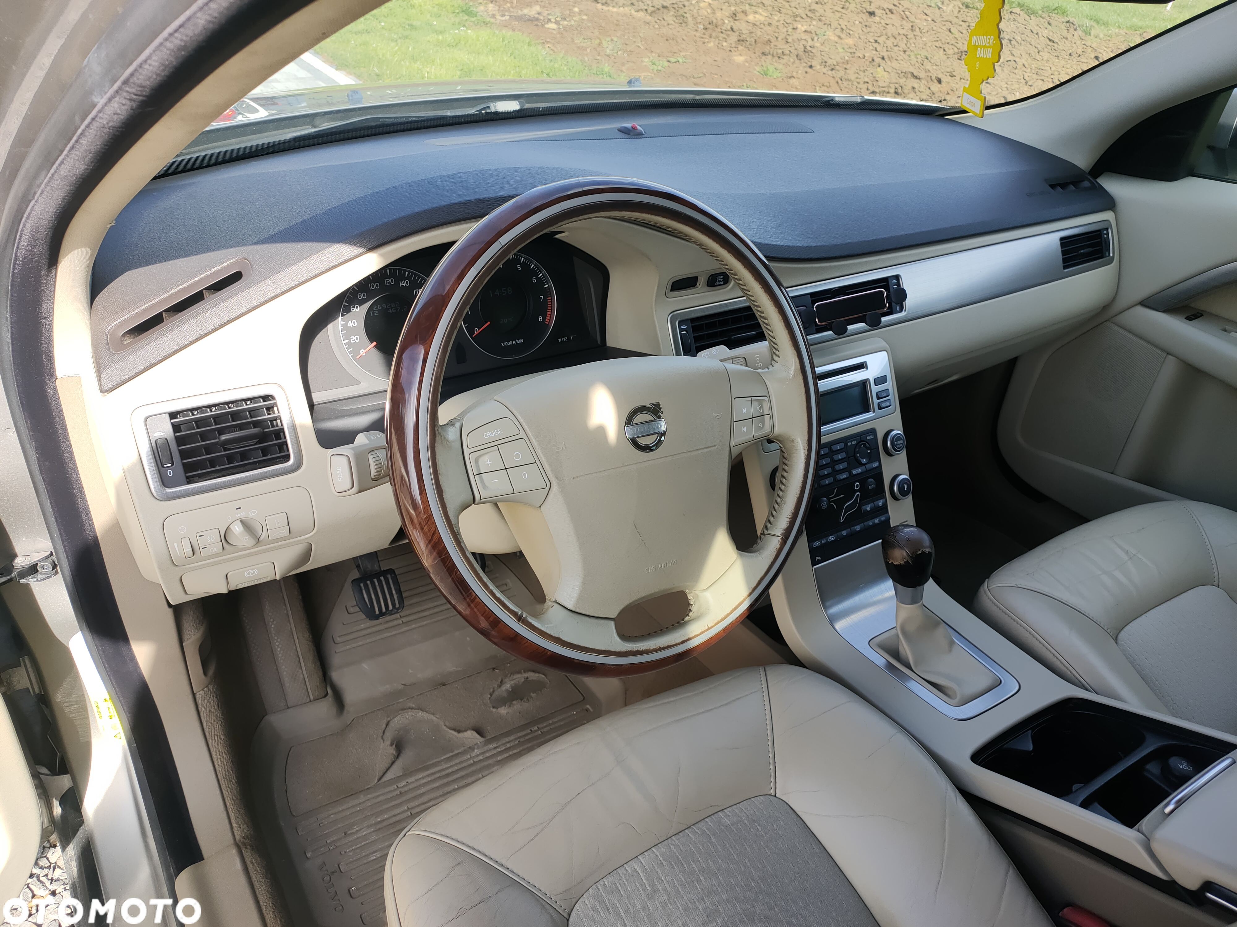 Volvo V70 2.0 Momentum - 27