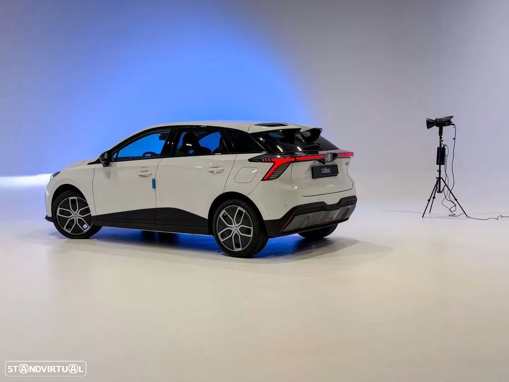 MG MG4 64 kWh Luxury - 22