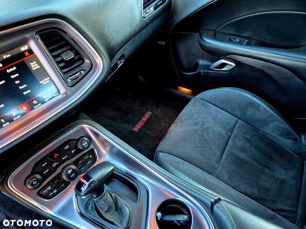 Dodge Challenger Automatik 392 Hemi Scat Pack Shaker - 11