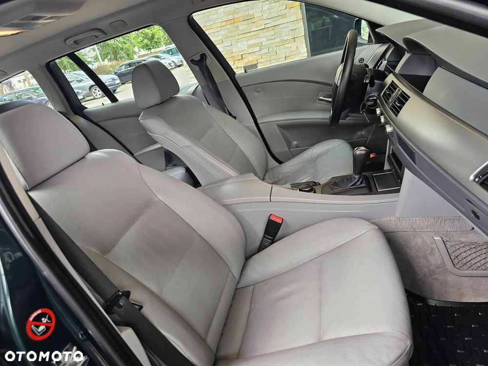 BMW Seria 5 530i - 24