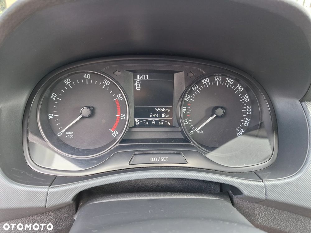 Skoda Fabia - 8