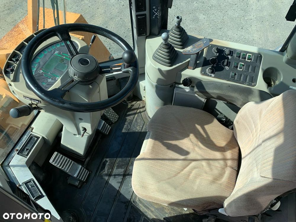 Case 921C ŁADOWARKA KOŁOWA - 10