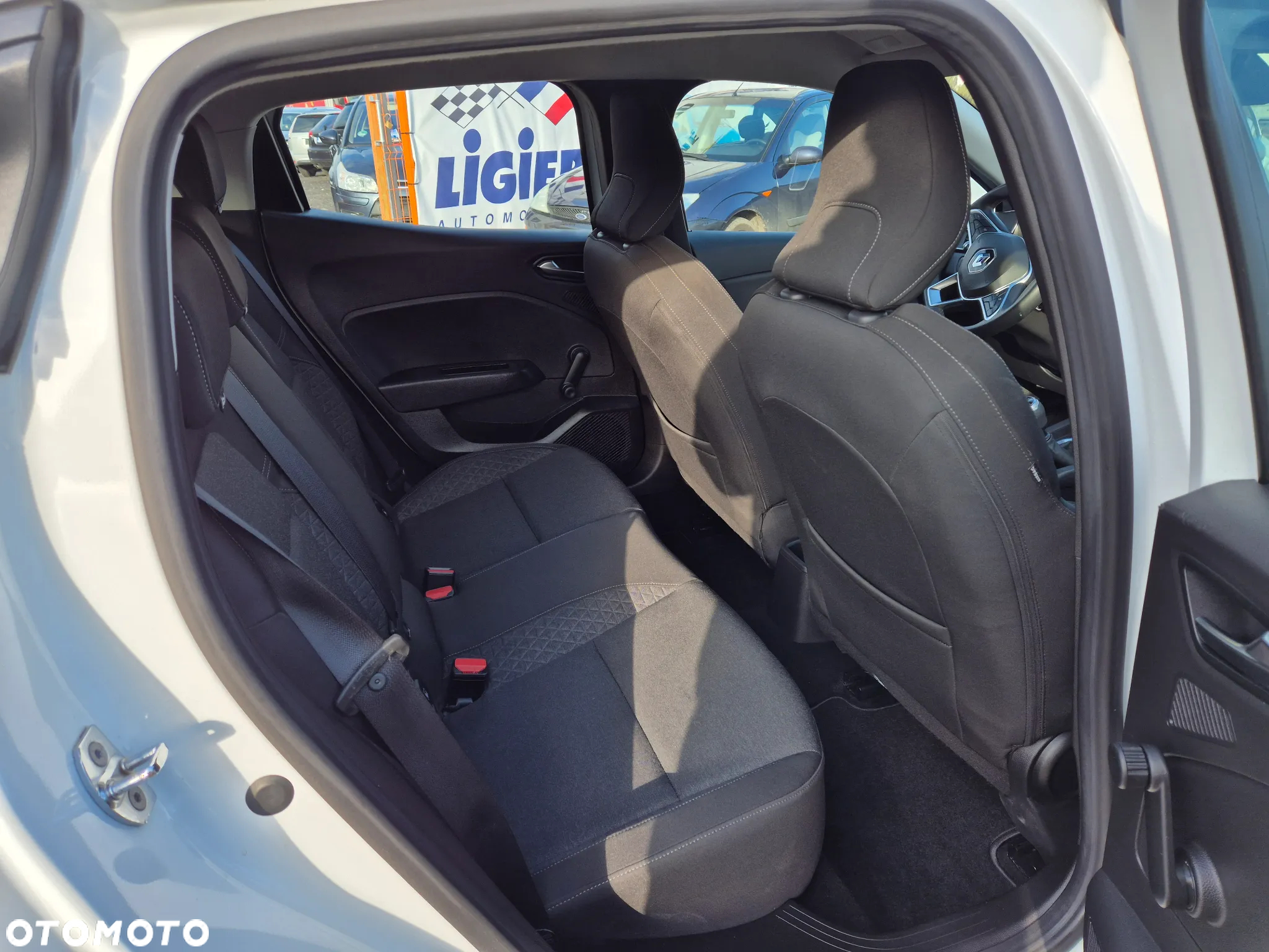 Renault Clio SCe 75 BUSINESS EDITION - 11