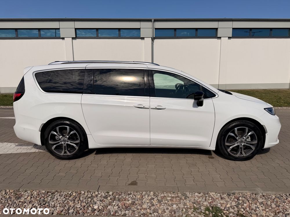 Chrysler Pacifica - 3