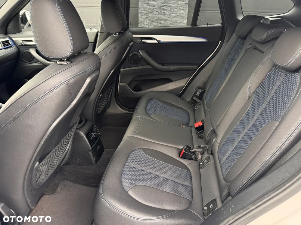 BMW X1 sDrive18d M Sportpaket - 16