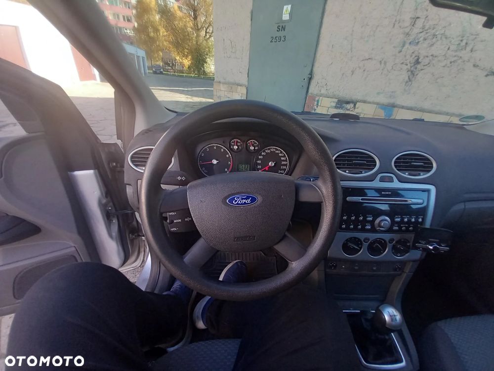 Ford Focus 1.6 Gold X - 24