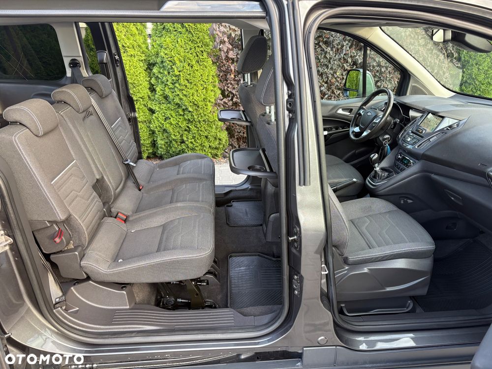 Ford Tourneo Connect Grand - 16