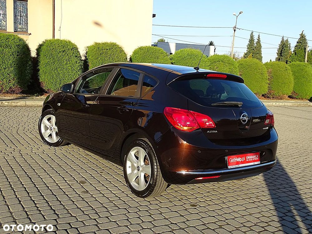 Opel Astra 1.4 Turbo Cosmo - 4