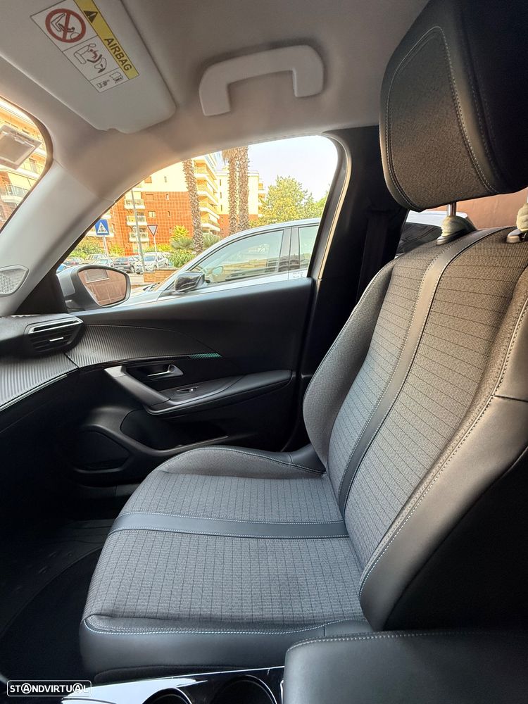 Peugeot 2008 1.2 PureTech Allure Pack EAT8 - 7