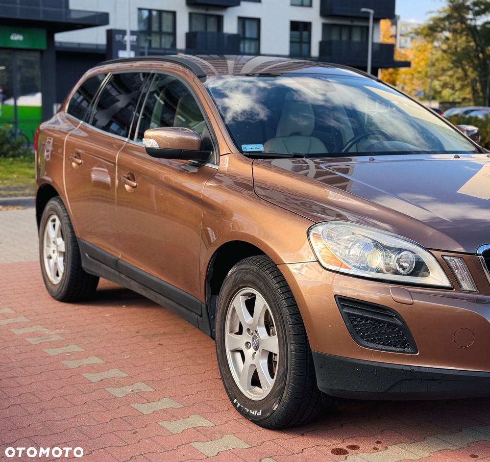 Volvo XC 60 D5 AWD Momentum - 3