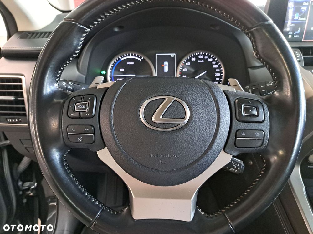 Lexus NX 300h Elegance AWD - 32