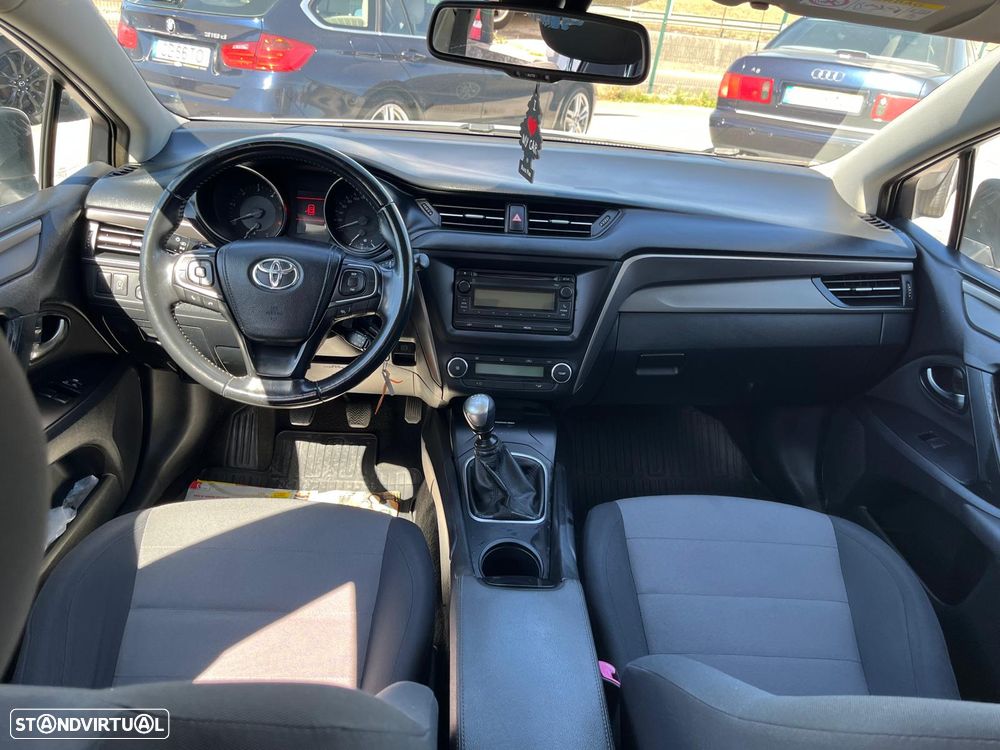 Toyota Avensis - 15