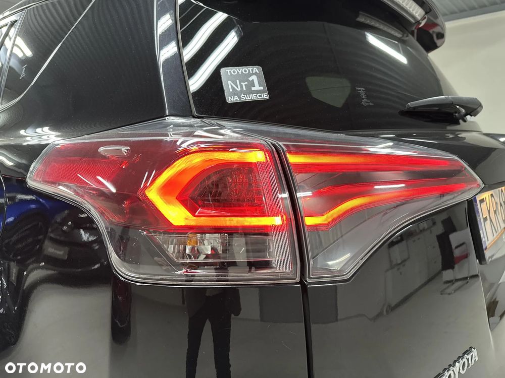 Toyota RAV4 Hybrid Prestige 4x4 - 11
